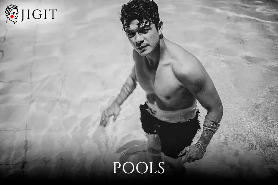 Young man in the water jigit-uz